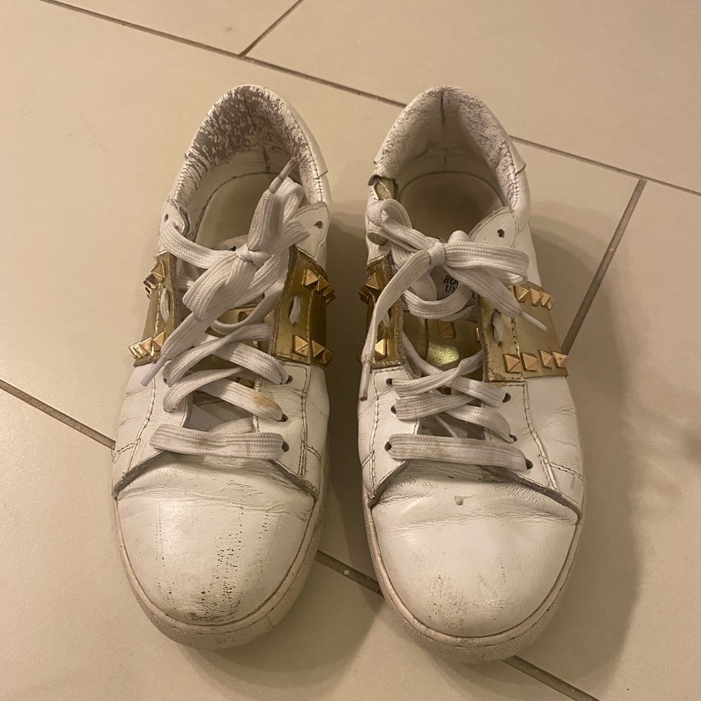 Valentino Sneakers Size 39